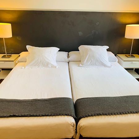 Super Balmes Guest House Barcelona Bagian luar foto