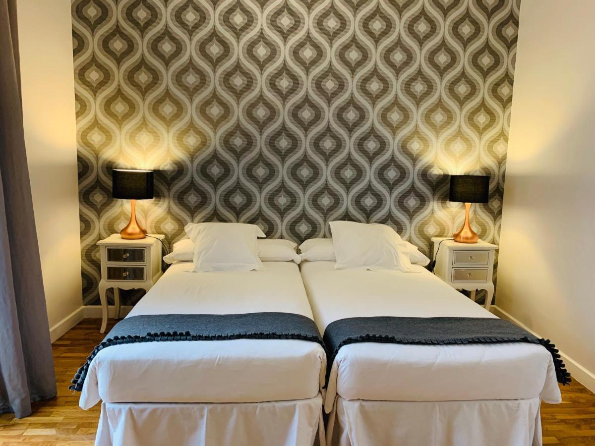Super Balmes Guest House Barcelona Bagian luar foto