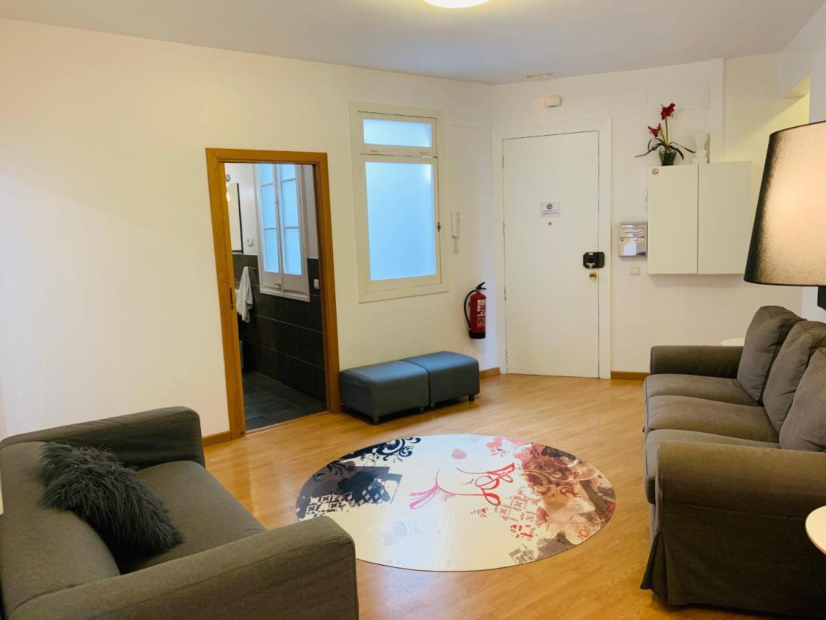 Super Balmes Guest House Barcelona Bagian luar foto