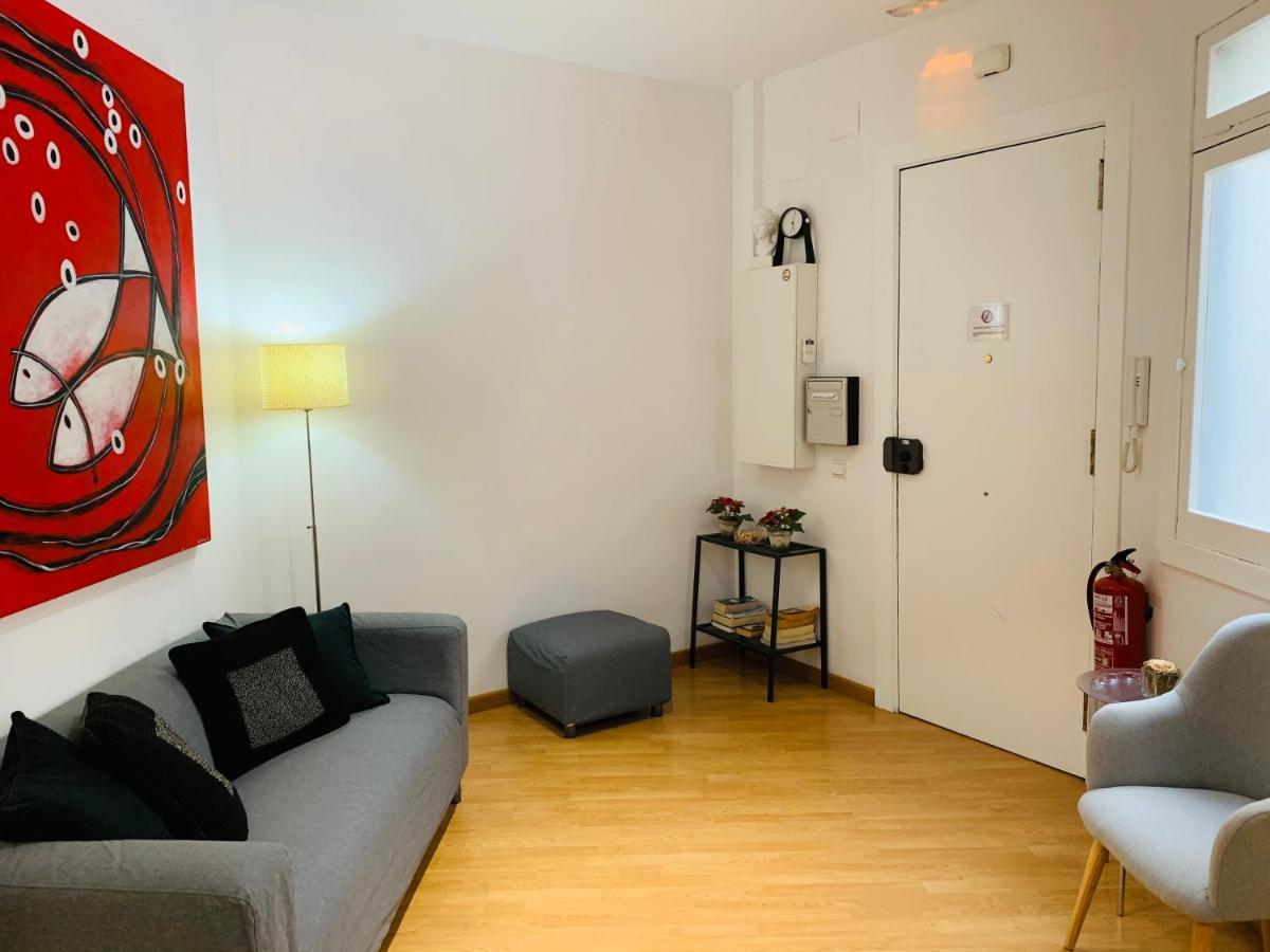Super Balmes Guest House Barcelona Bagian luar foto