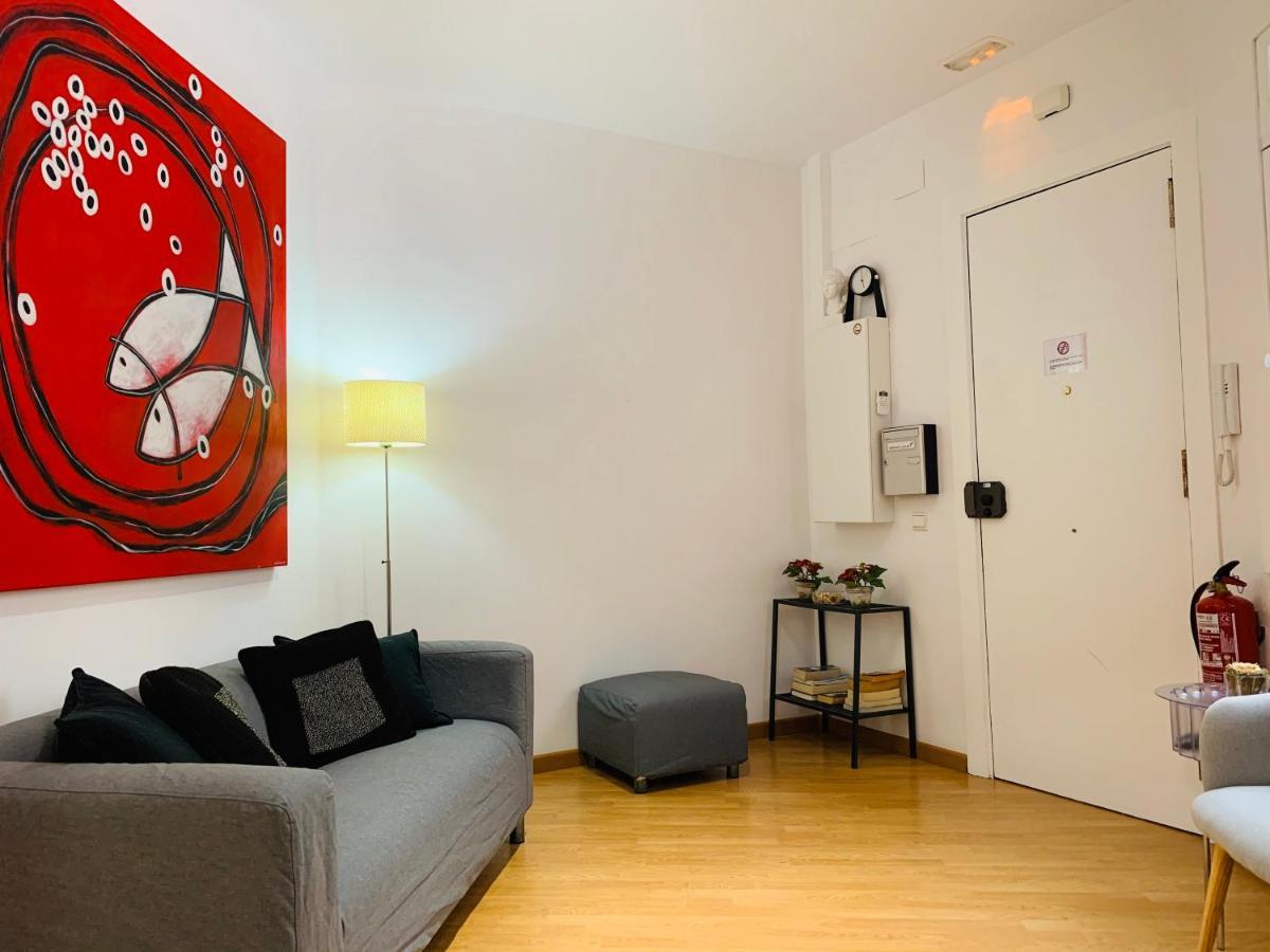 Super Balmes Guest House Barcelona Bagian luar foto