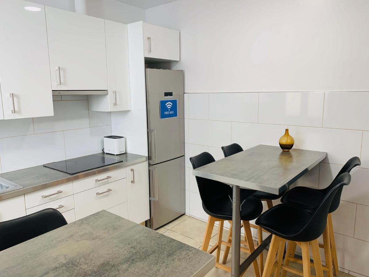 Super Balmes Guest House Barcelona Bagian luar foto