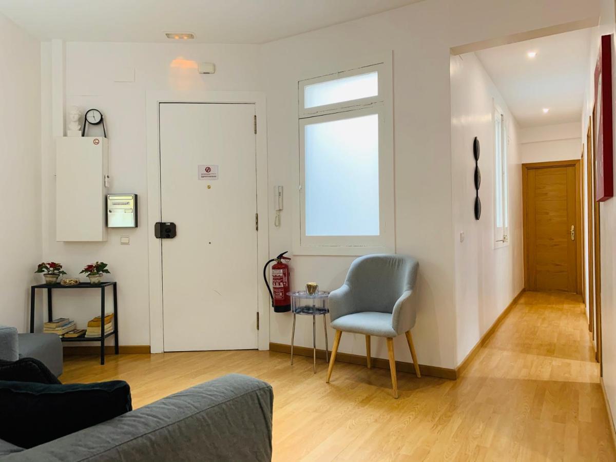 Super Balmes Guest House Barcelona Bagian luar foto