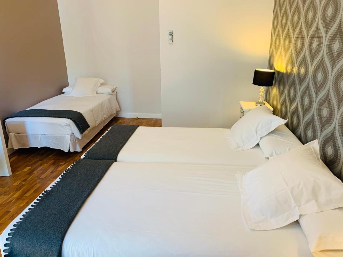Super Balmes Guest House Barcelona Bagian luar foto