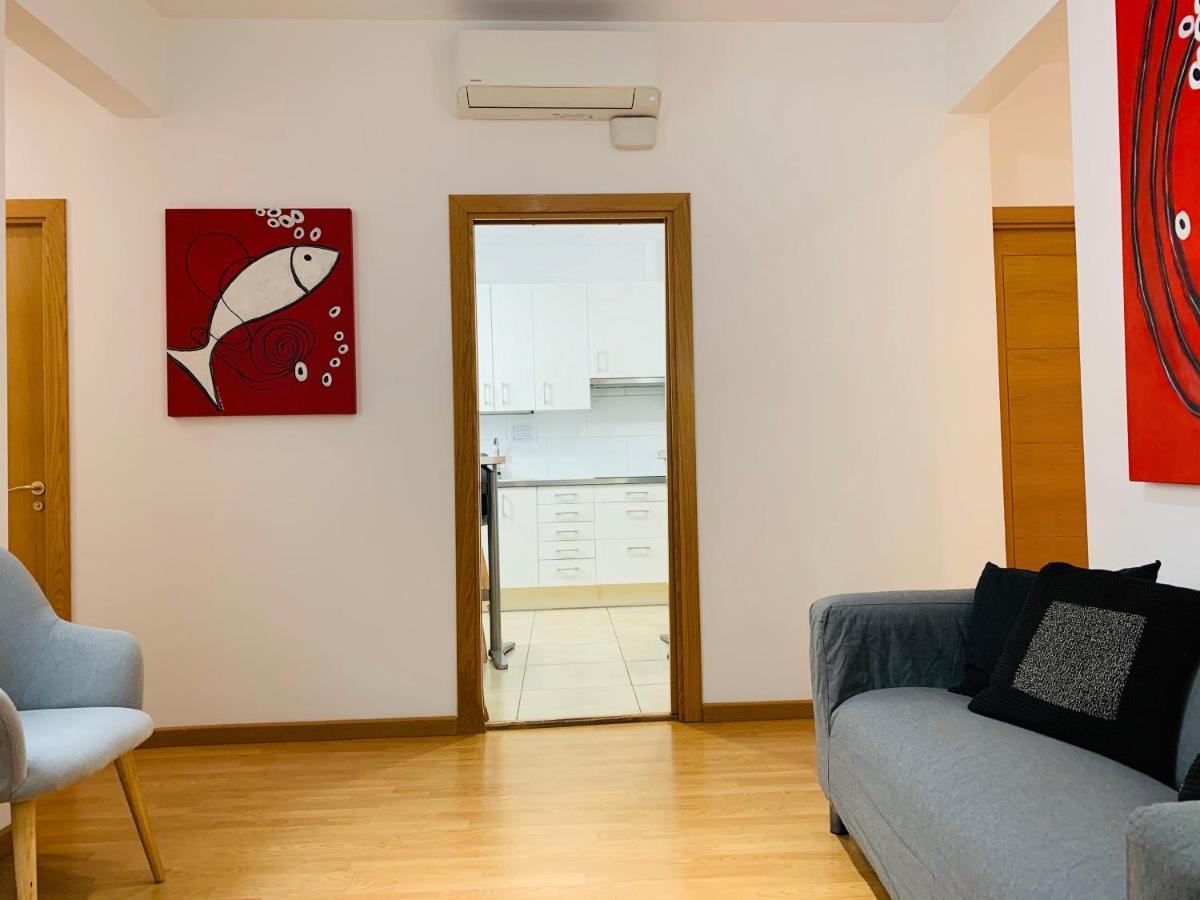 Super Balmes Guest House Barcelona Bagian luar foto