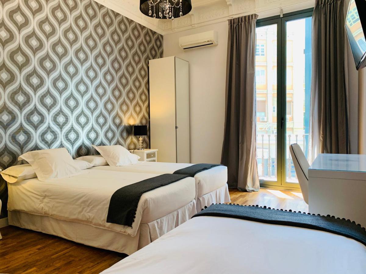 Super Balmes Guest House Barcelona Bagian luar foto