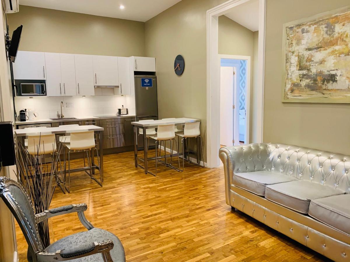 Super Balmes Guest House Barcelona Bagian luar foto