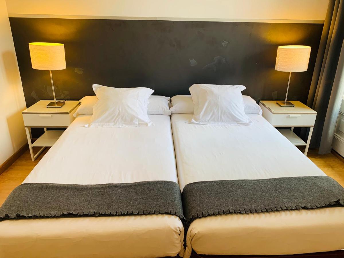 Super Balmes Guest House Barcelona Bagian luar foto