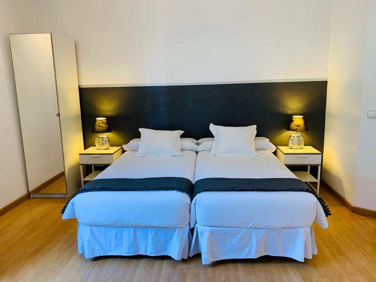 Super Balmes Guest House Barcelona Bagian luar foto