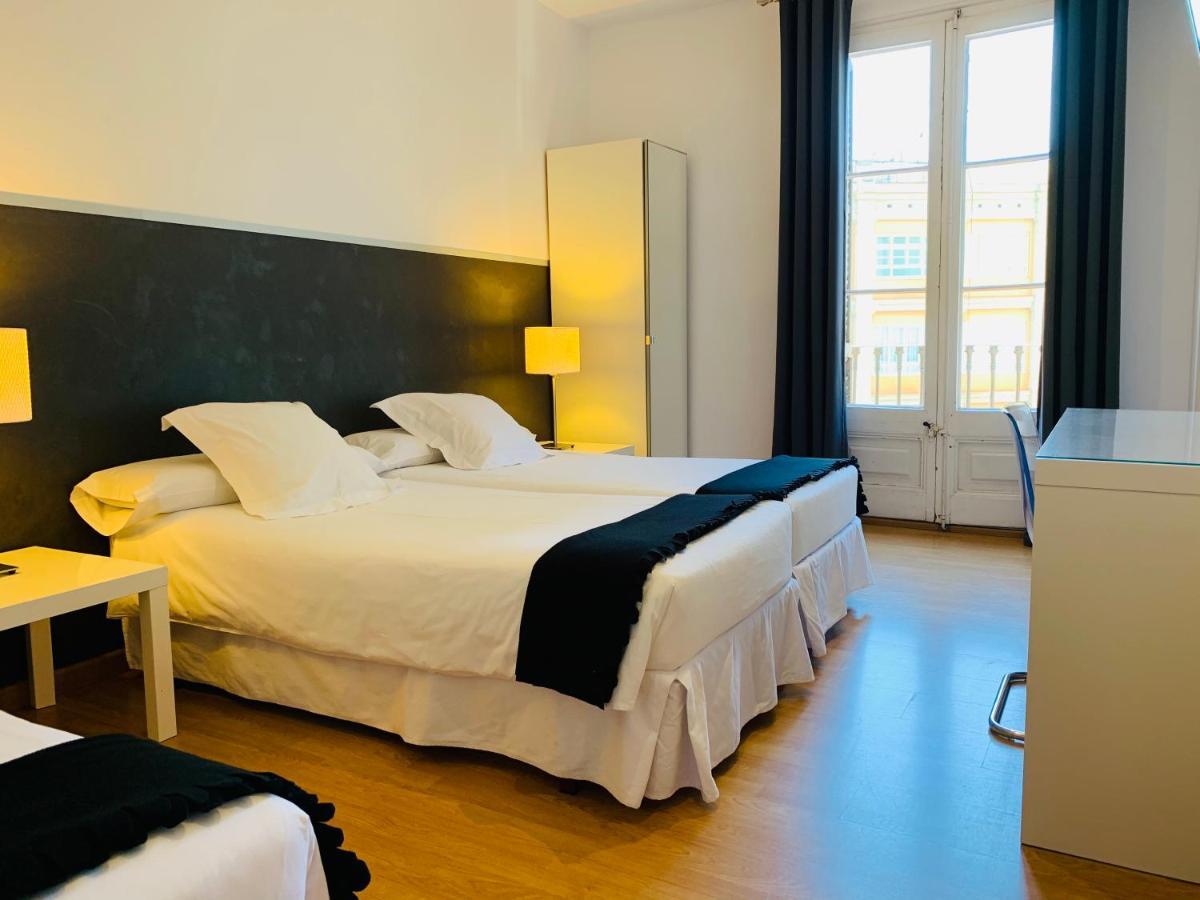 Super Balmes Guest House Barcelona Bagian luar foto